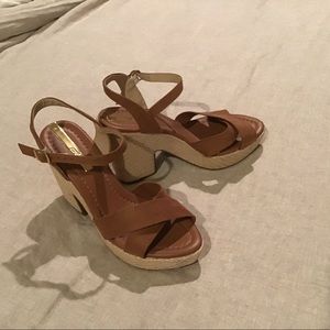 BRAND NEW Moleca suede block heel/platform sandals size 7